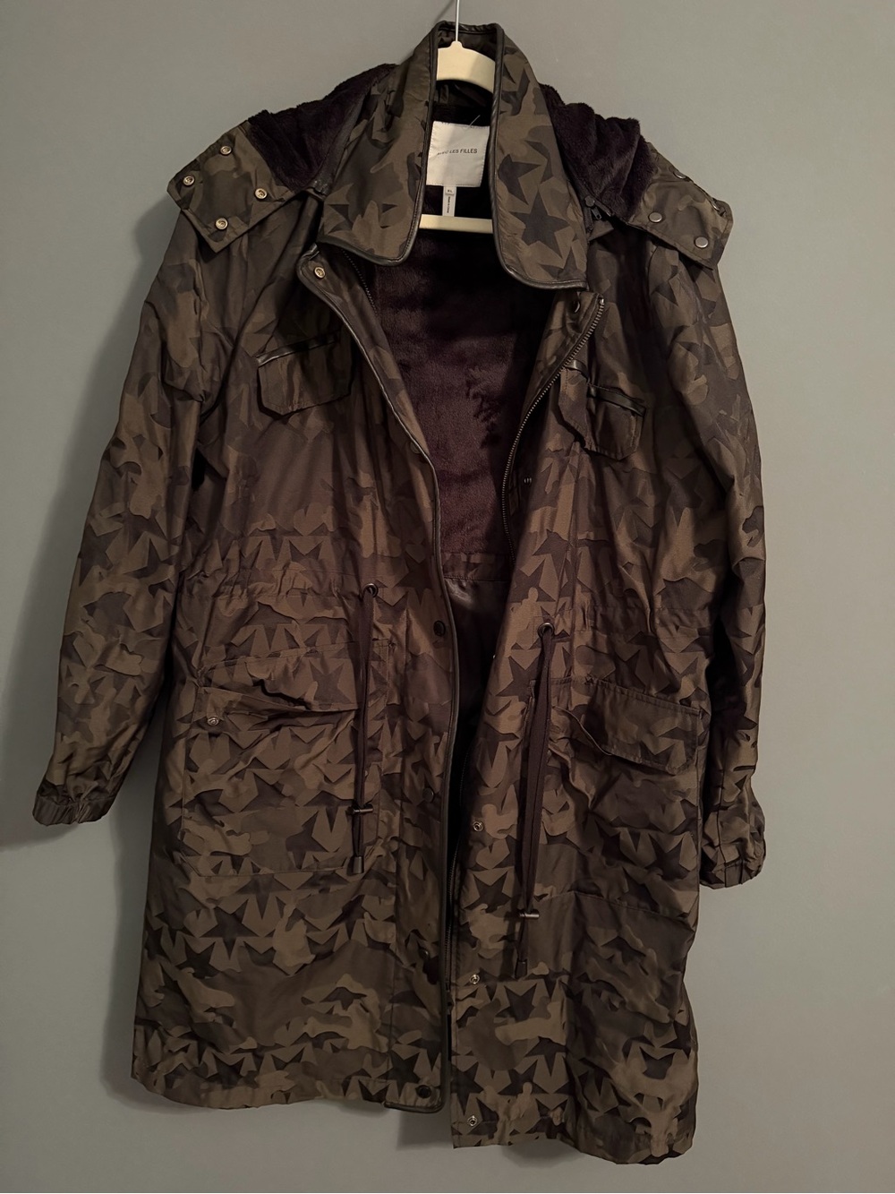 Avec Les Filles Star Jacquard Camo Rain Anorak